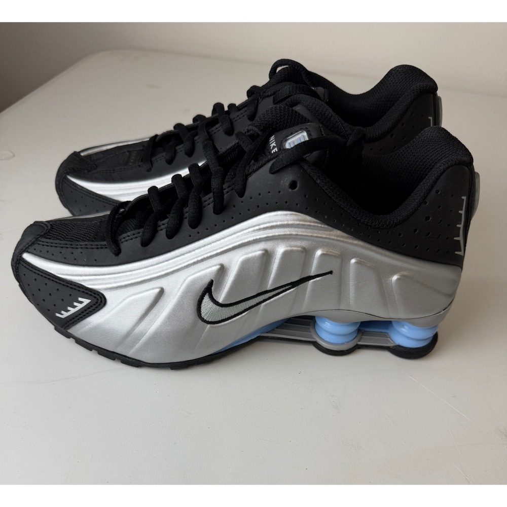 Nike Shox R4 GS Size 5.5Y Women's 7 Metallic Silver Black Blue Shoes CW2626-004